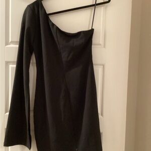 Elegant Black One-Shoulder Mini Dress
